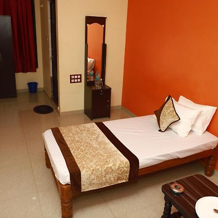 Megha Residency Hotel Haveri Ngoại thất bức ảnh