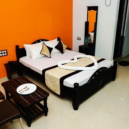 Megha Residency Hotel Haveri Ngoại thất bức ảnh