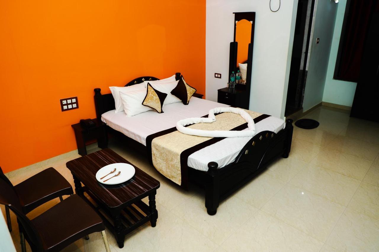 Megha Residency Hotel Haveri Ngoại thất bức ảnh