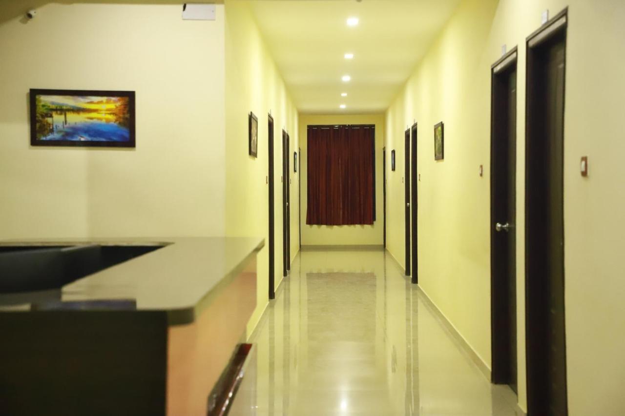 Megha Residency Hotel Haveri Ngoại thất bức ảnh