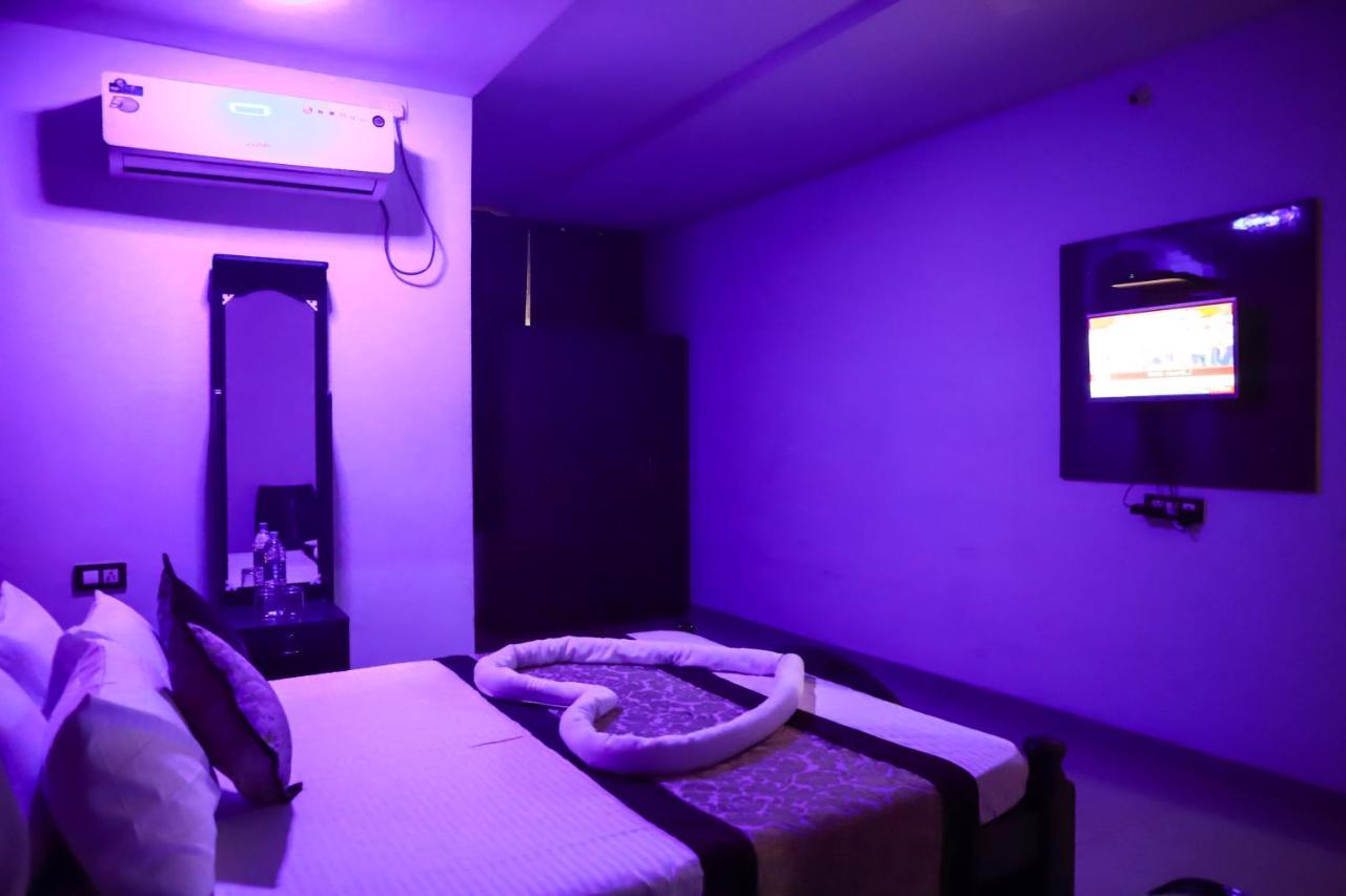Megha Residency Hotel Haveri Ngoại thất bức ảnh